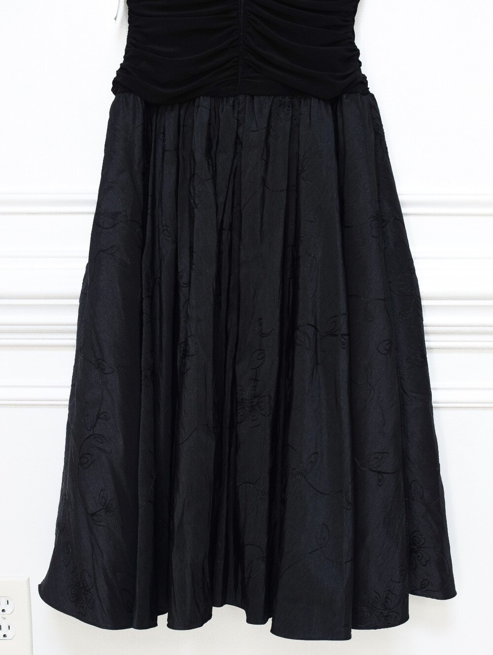 Vintage Black Drop Waist Dress Floral Embroidered Ruched Size 10 Deadstock Y2K - Picture 7 of 8